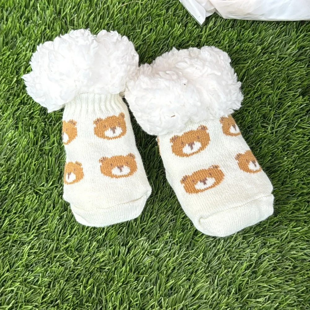 Adorable Cream Lion Baby Socks Set and boots shoe